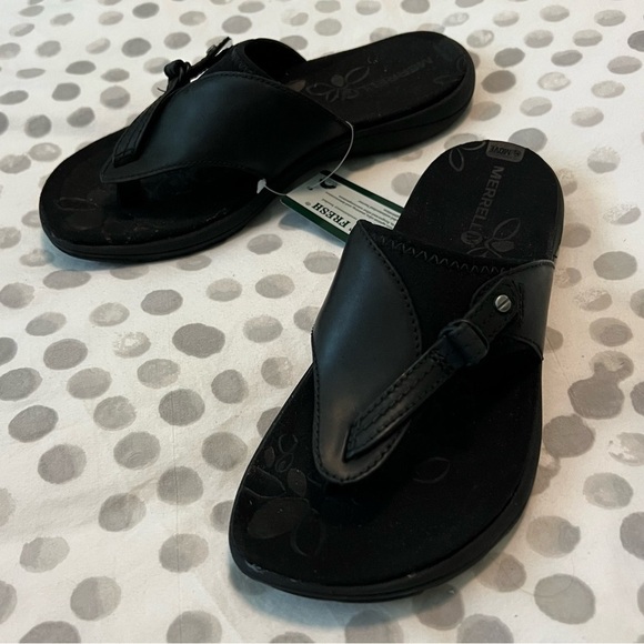 Merrell Shoes - NWT Merrell Women’s Grace Black Leather Flip Sandals Size 6